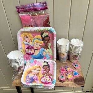 Hallmark Disney's Fanciful Princesses party set